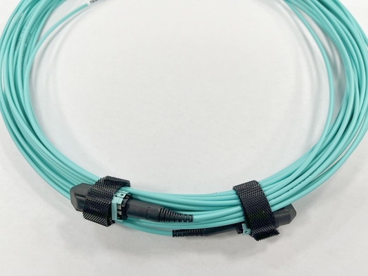 8F OM4 2 mm Außendurchmesser MPO(F)-MPO(F) Typ B OFNP Low Loss 13m