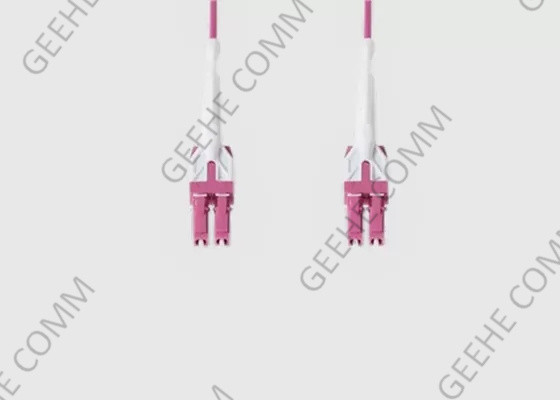 Uniboot mit Gegentaktvorsprung LC/LC betreiben 2.0mm OFNP Faser-Flecken-Kabels