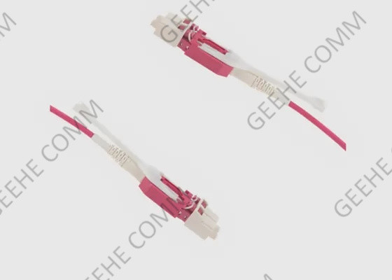 Uniboot mit Gegentaktvorsprung LC/LC betreiben 2.0mm OFNP Faser-Flecken-Kabels