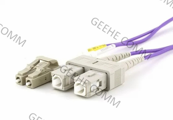 Der Faser-100 Optikflecken führt des Konzert-LC-SC des Duplex-50/125 OM4 in mehreren Betriebsarten